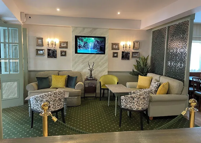 Falcon Hotel