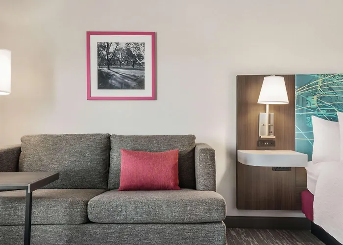 Hampton Inn Brooklyn Park