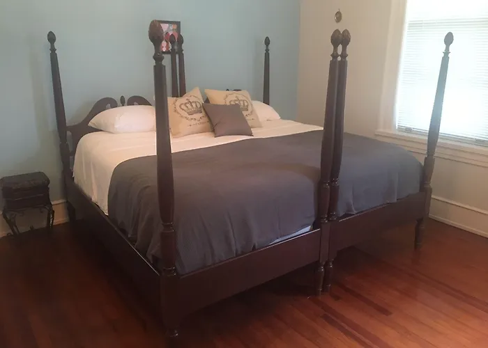 1912 Bed And Breakfast