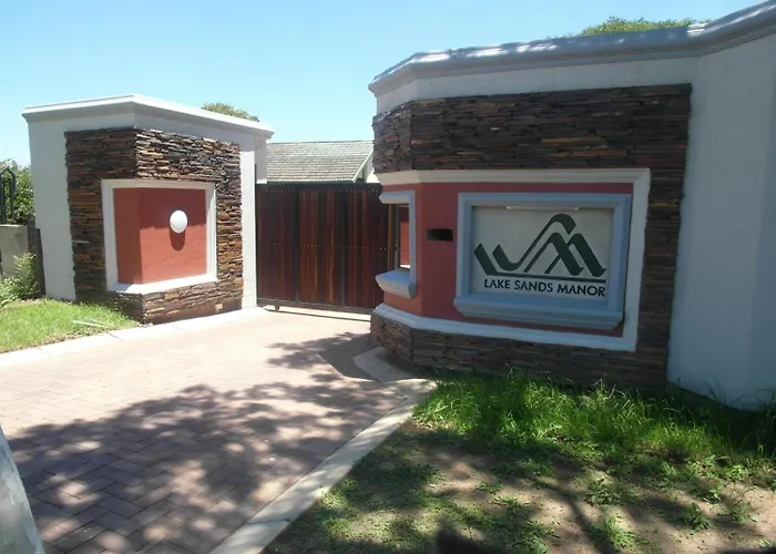 Lake Sands Manor