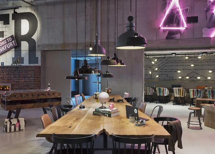 Moxy Frankfurt City Center