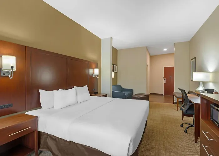 Comfort Suites Savannah Gateway I-95