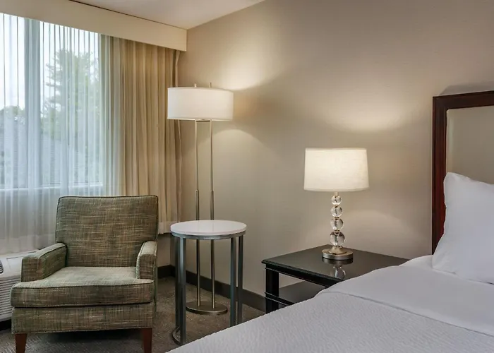 Holiday Inn & Suites Boston Peabody By Ihg