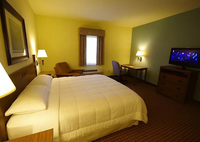 Mountain Inn & Suites Airport - Hendersonville