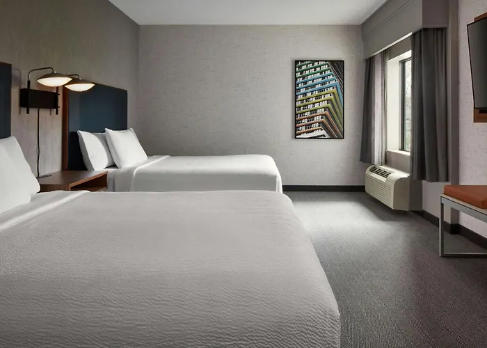 Courtyard By Marriott Hamilton