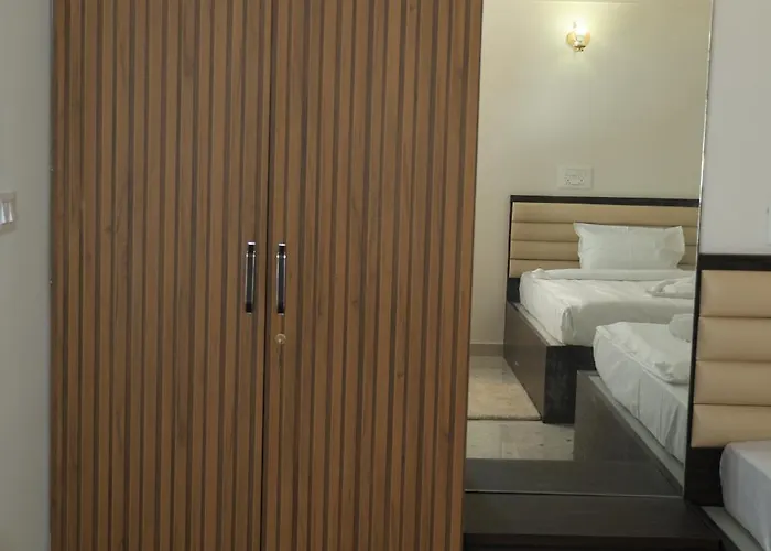 Ishta Hotel And Rooms