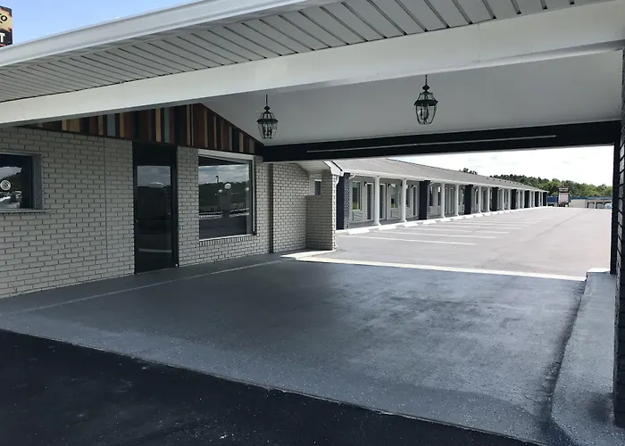 Rodeway Inn Calhoun South
