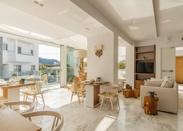 Cyano Hotel