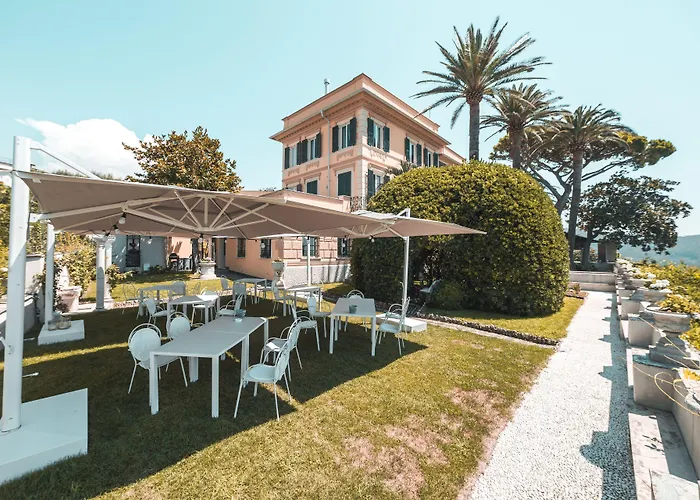 Villa Riviera Resort