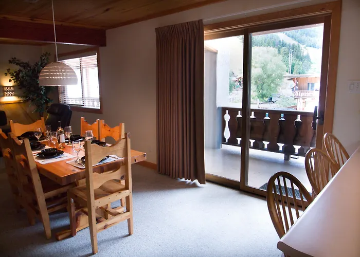 Sitzmark Sports Lodge
