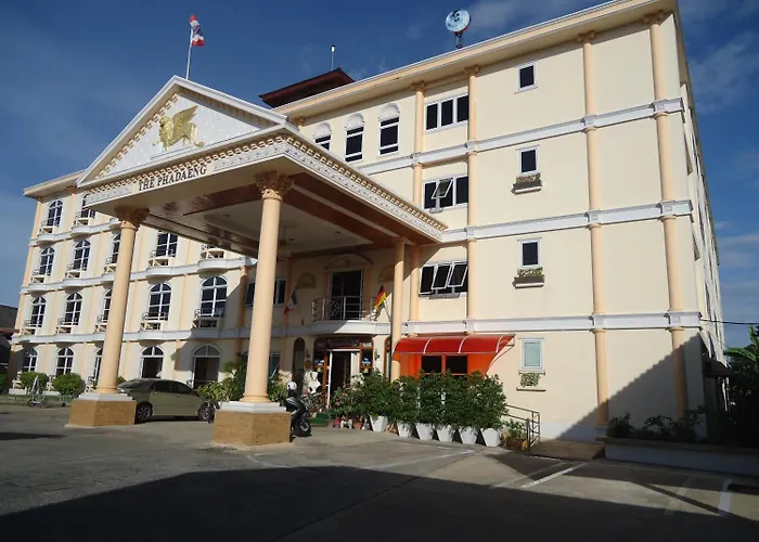 Phadaeng Hotel