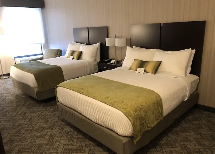 Best Western Plus Philadelphia-Pennsauken Hotel