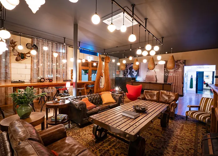 Poshtel