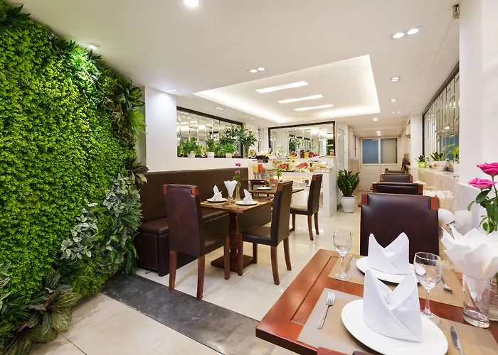 S Central Hotel And Spa