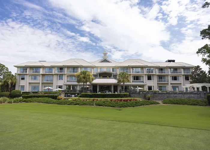 Inn And Club At Harbour Town