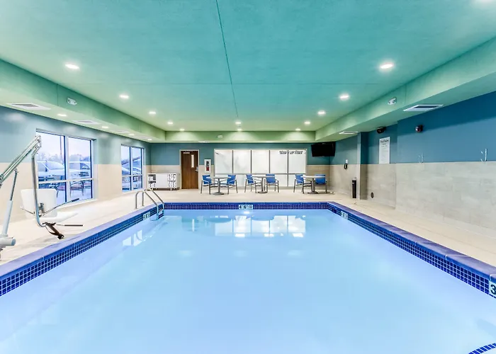 Holiday Inn Express & Suites - Springfield North By Ihg