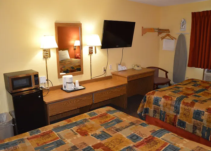 Burnsville Inn & Suites