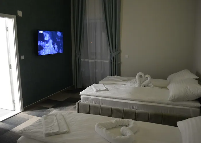 Hotel River