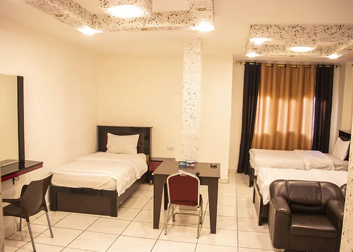 Sara Crown Hotel
