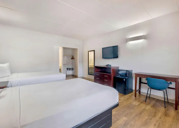 Motel 6-Falls Church, Va - Arlington Boulevard