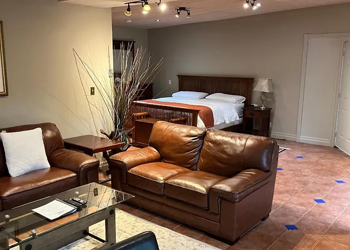 Grey Rose Suites