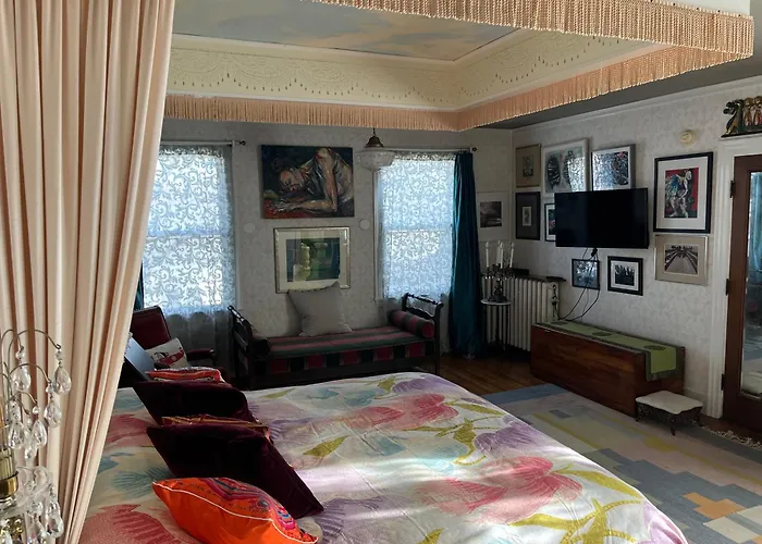 Munroe Inn Boutique Hotel