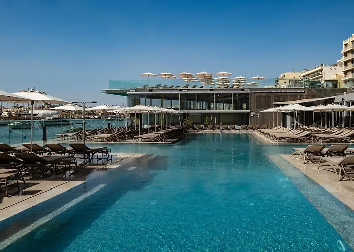 Strand Suites By Neu Collective