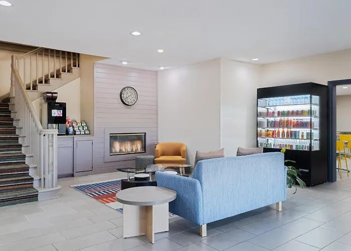 Garner Hotel Decatur - Forsyth By Ihg