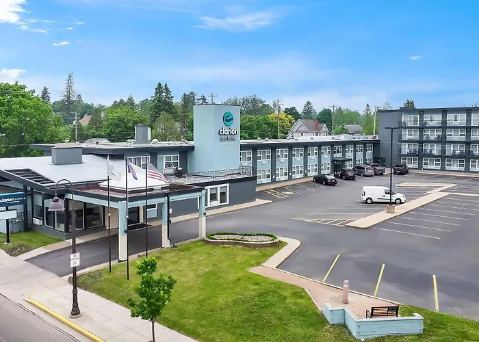 Clarion Pointe Rhinelander Downtown
