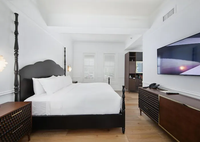 Fairmount Hotel