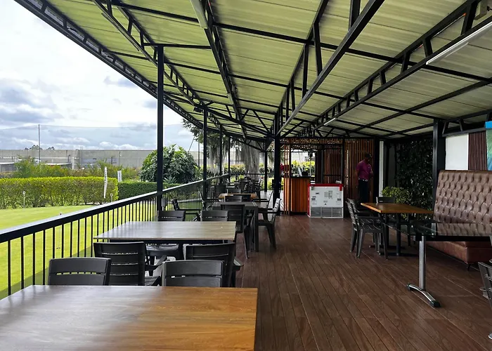 Hotel & Golf Isak Aeropuerto