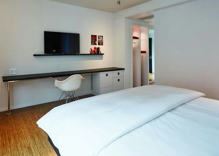 citizenM Los Angeles Downtown