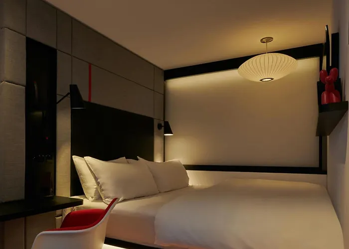 citizenM Los Angeles Downtown