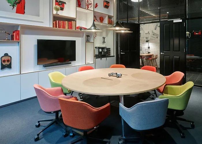 citizenM Los Angeles Downtown