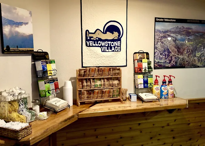 Yellowstone Village Inn&Suites