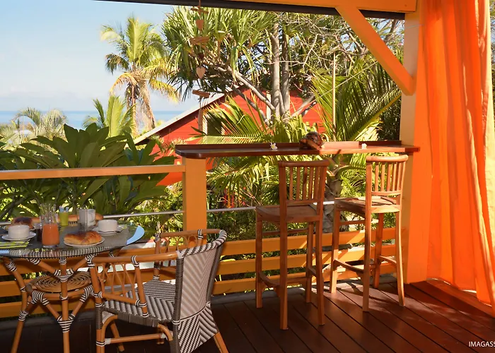 Poz Lagon - chambre d'hôtes - Bungalow pour 2 personnes - Jacuzzi privatif - petit déjeuner - Vue sur le lagon La Saline Le Bains