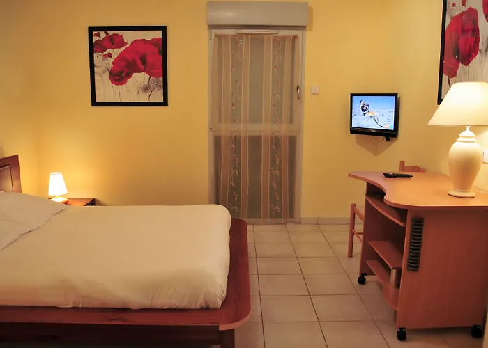 Hotel The Originals Tours Sud Pic Epeiche Montbazon