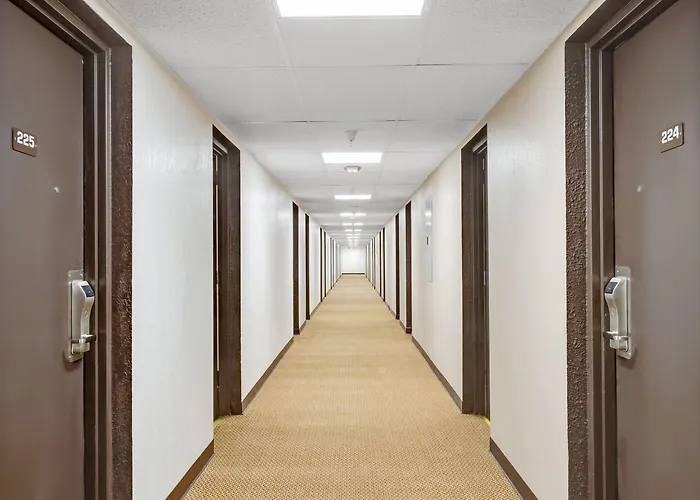 Oyo Hotel Mona Lake Muskegon