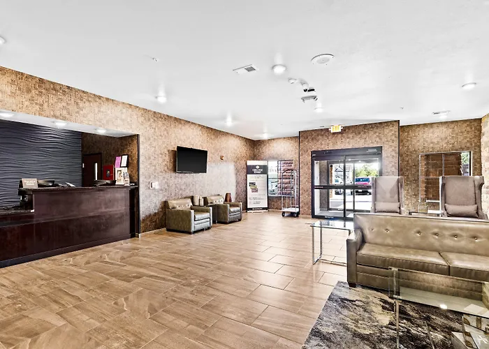 Cobblestone Hotel & Suites