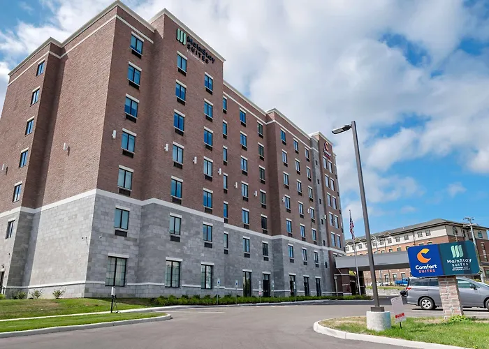 Comfort Suites Cincinnati University - Downtown