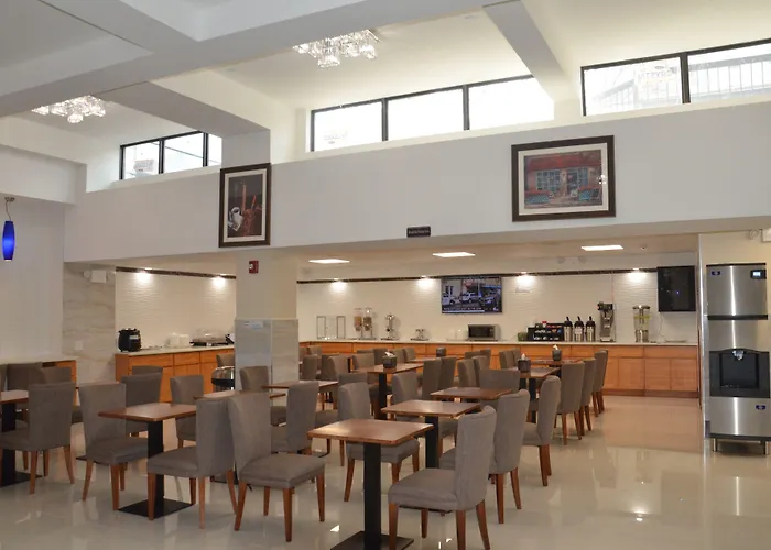 Lic Plaza Hotel