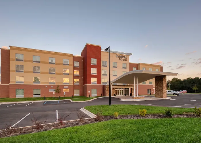 Fairfield Inn & Suites By Marriott Charlotte Belmont