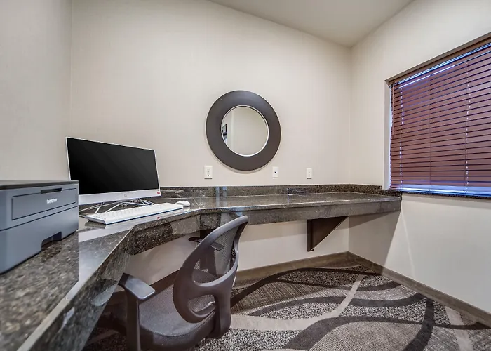Cobblestone Hotel & Suites - Cozad