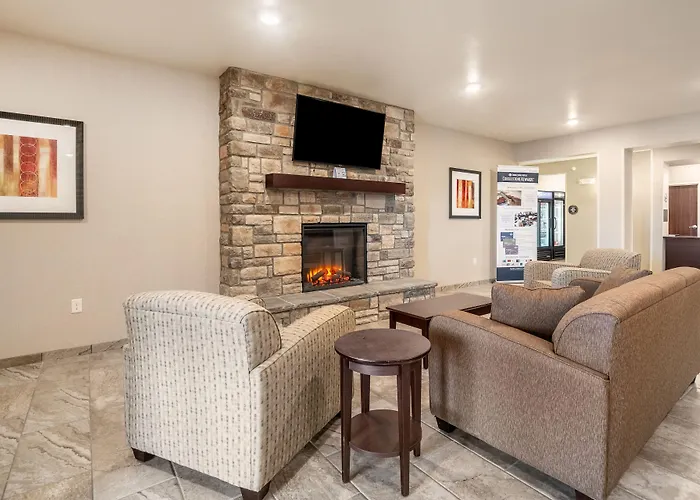 Cobblestone Hotel & Suites - Cozad