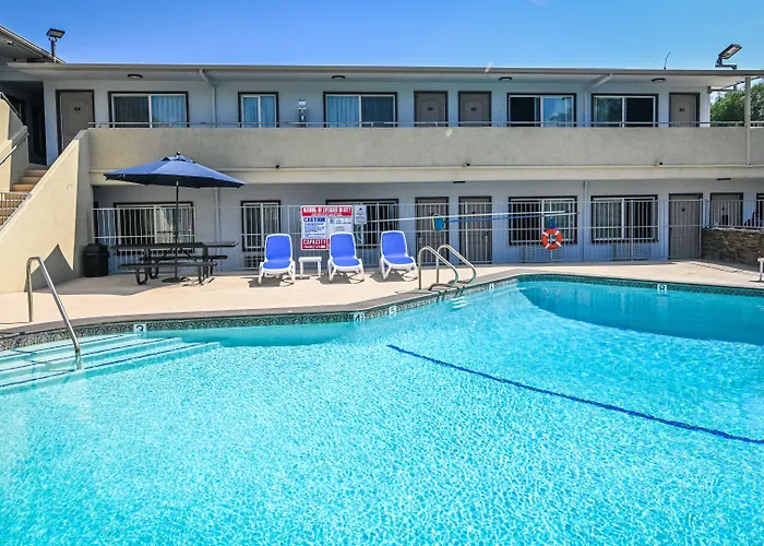 Sea Rock Inn - Long Beach