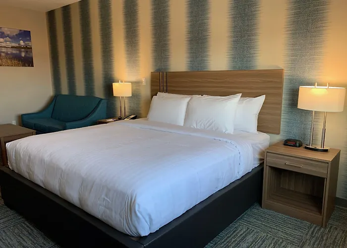 Meridian Inn&Suites Regina Airport