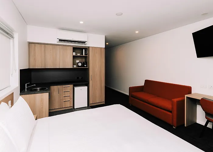 Toms Court Hotel