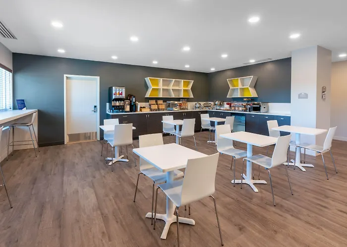 Microtel Inn & Suites By Wyndham Aurora
