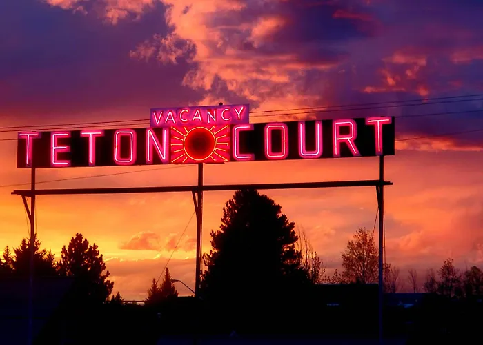 Teton Court Motel