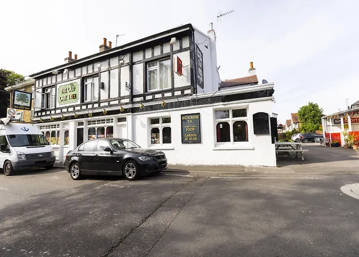 Old Oak Tree Inn